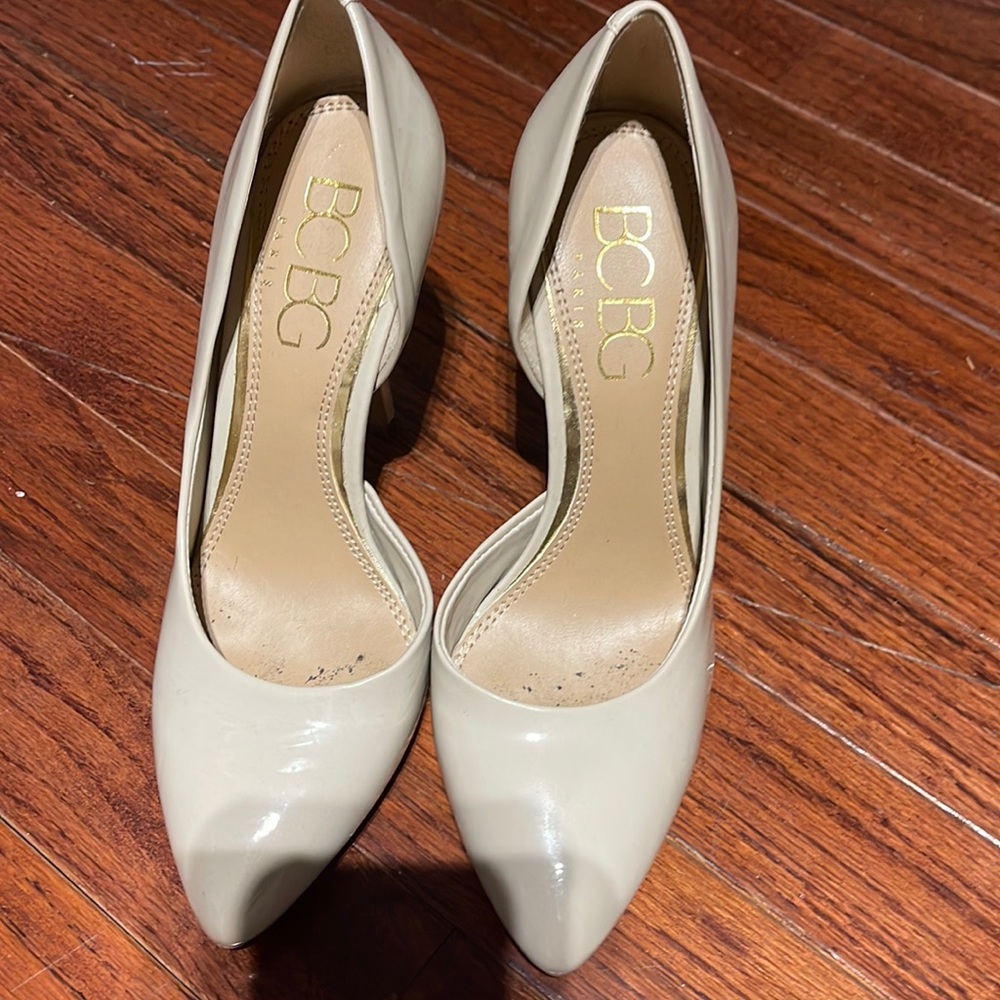 Tan shinny heels